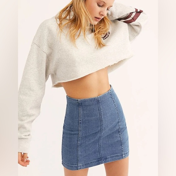 Free People Women's Faded Indigo Modern Femme Denim Short Mini Skirt - Picture 2 of 6